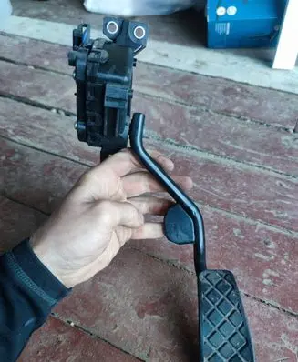 Audi A4 S4 B7 8E 8H Accelerator throttle pedal 8E2721523E 8PV721523E