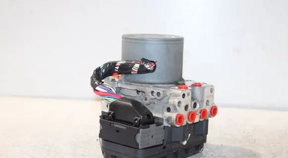 Toyota Hilux (AN10, AN20, AN30) ABS Pump 4454071260 1330002710