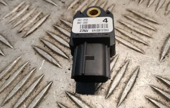 Lexus IS 220D-250-350 Airbag deployment crash/impact sensor 898310P020