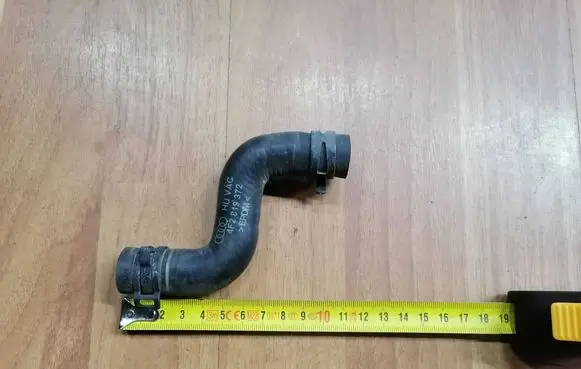 Audi A6 S6 C6 4F Engine coolant pipe/hose 4F2819372