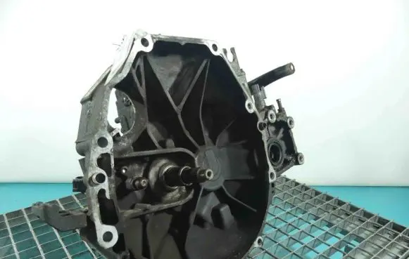 Manual 5 speed gearbox