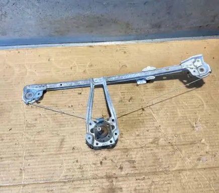 Mercedes-Benz C AMG W202 Rear door manual window regulator 