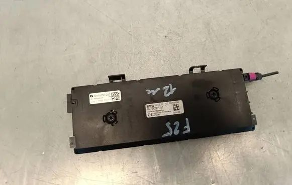 BMW X3 F25 Aerial antenna amplifier 9276060 DA101586