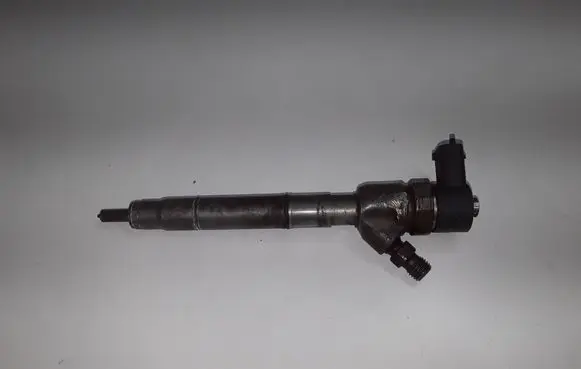 Hyundai i40 Fuel injector 338002A800