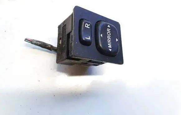 Toyota Yaris Wing mirror switch 769746f 183574