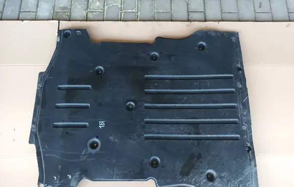 Volkswagen ID.4 Engine splash shield/under tray 1EA825236C