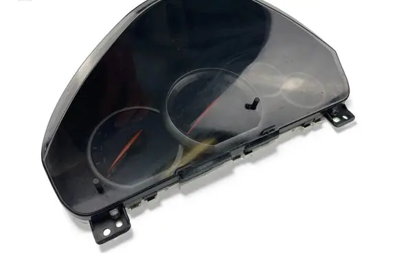 Mitsubishi Grandis Speedometer (instrument cluster) 8100A923