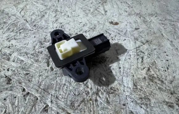 Volvo V40 Airbag deployment crash/impact sensor 31360986 02292016