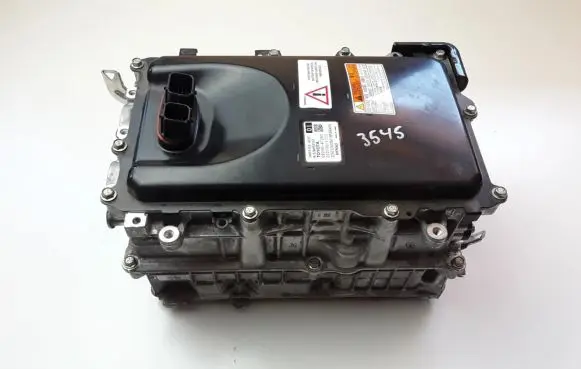 Voltage converter inverter