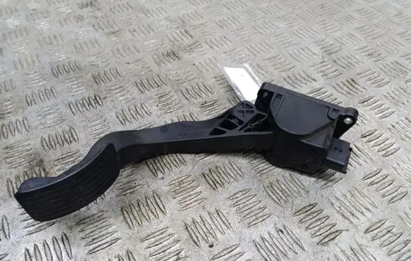 Peugeot 5008 Accelerator throttle pedal