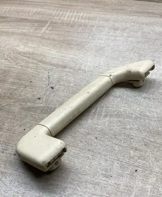 Volkswagen Touareg I Front interior roof grab handle 7L0857608A