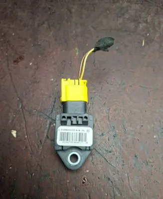 Mercedes-Benz B W245 Airbag deployment crash/impact sensor A1698202226 2226271070644177