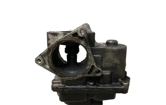 Volkswagen Tiguan EGR valve 03L131501E