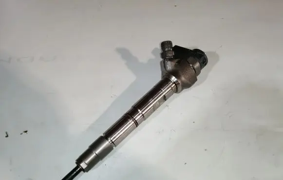 Audi A6 S6 C7 4G Fuel injector 04L130277AE 0445110471