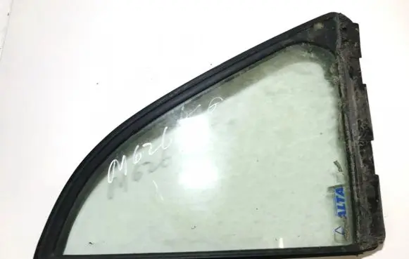 Rear vent window glass