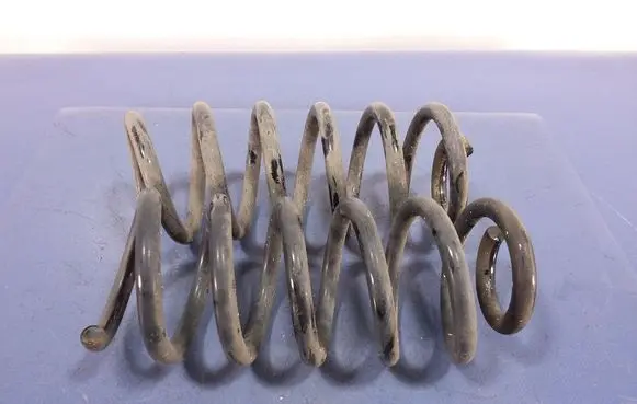 Renault Clio I Rear coil spring