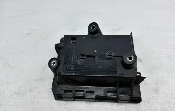Audi Q7 4M Engine control unit holder 4M0907650 4M0907650A