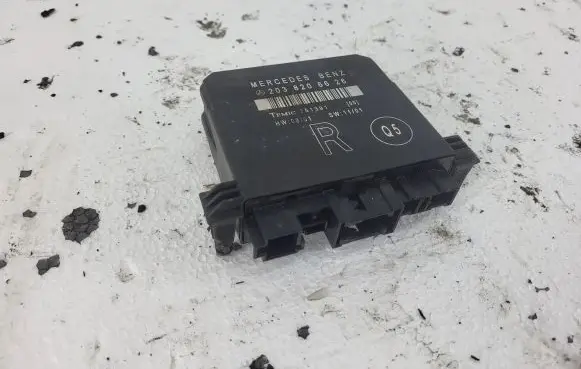 Mercedes-Benz C W203 Door control unit/module 2038206626 351391