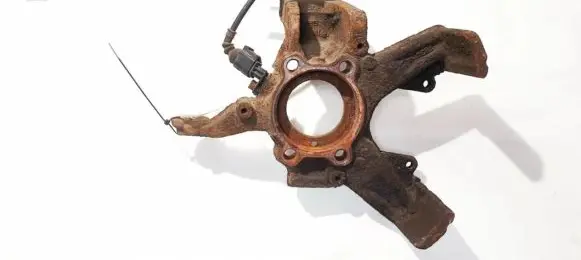 Volkswagen Golf V Front wheel hub