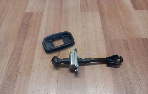 Renault Megane IV Front door check strap stopper 804305943R