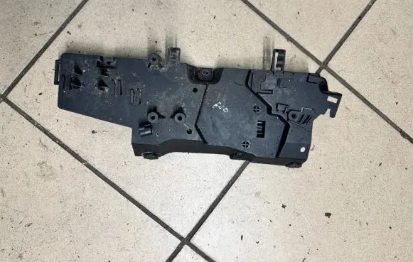 BMW 5 F10 F11 Other engine bay part 7806494 6440410