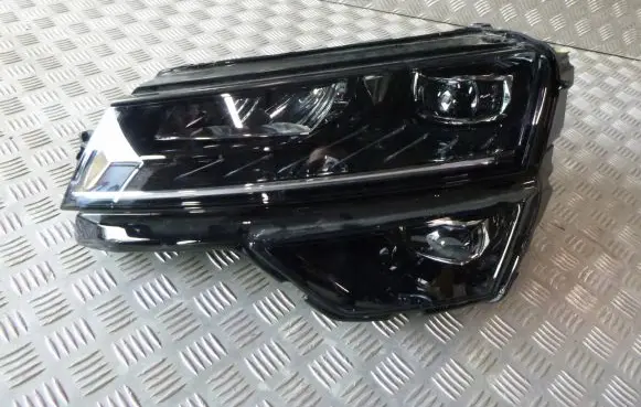Skoda Karoq Headlight/headlamp