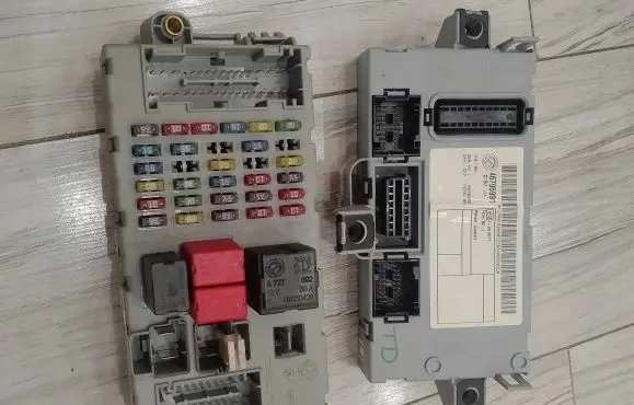 Fiat Punto (188) Fuse module 46795991