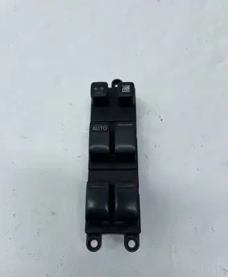 Nissan Primera Electric window control switch 25401AV640