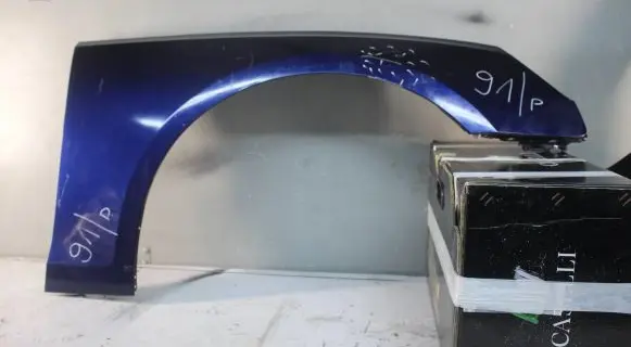 Fender mounting bracket
