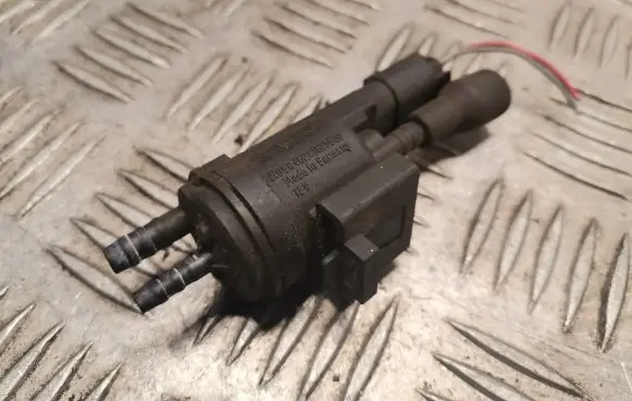 Mercedes-Benz A W169 Turbo solenoid valve 0025401497