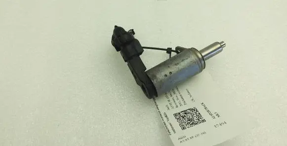Audi A5 8T 8F Camshaft vanos timing valve 06H103697A
