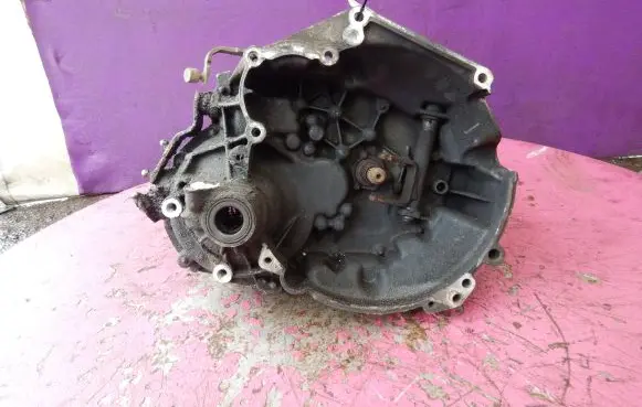 Peugeot 106 Manual 5 speed gearbox 20CC25