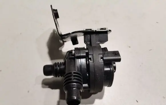 BMW X5 G05 Electric auxiliary coolant/water pump 884061401 9389088