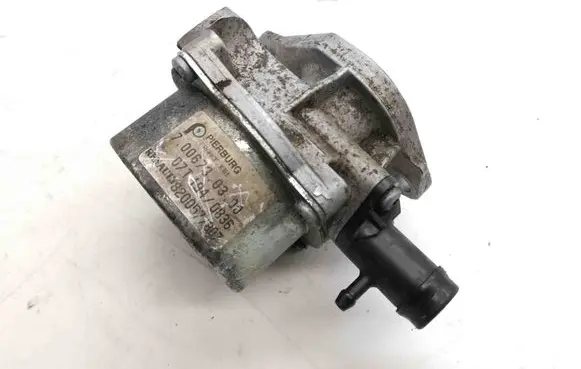 Nissan Qashqai Vacuum pump 7006730300