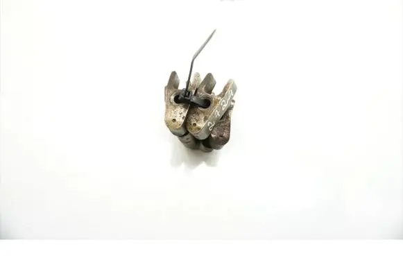 Mercedes-Benz E W211 Fuel Injector clamp holder 