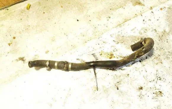 Mercedes-Benz Vito Viano W639 Engine coolant pipe/hose