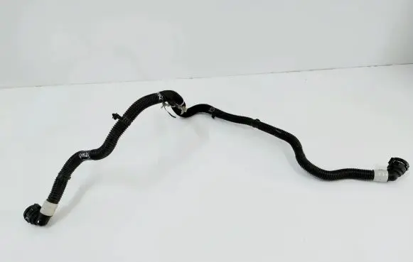 Tesla Model 3 Engine coolant pipe/hose 1077595-00-E