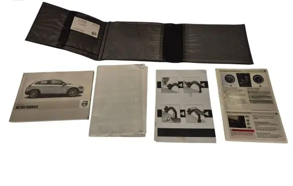 Volvo C30 Owners service history hand book 