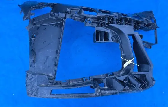 BMW 4 G22 G23 G24 G26 Front bumper mounting bracket 8078612