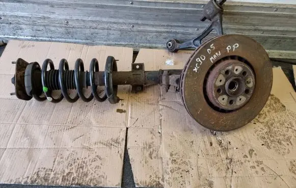 Volvo XC90 Front wheel hub spindle knuckle