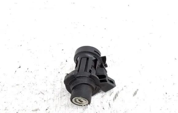 Mercedes-Benz E W213 Tailgate exterior lock A2047500061B