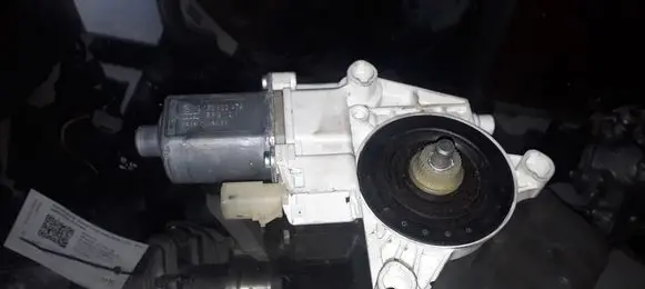 Dodge Journey Rear door window regulator motor 0130822474