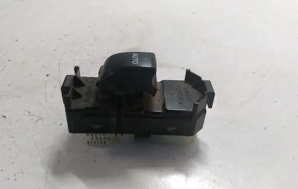 Toyota Corolla Verso E121 Electric window control switch 8403013030