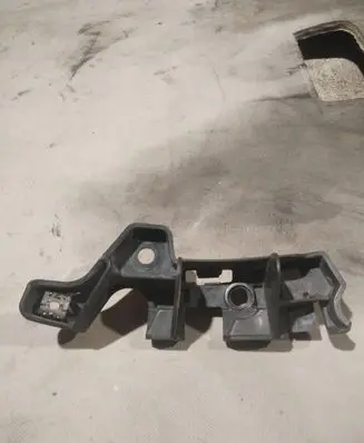 Renault Megane III Front bumper mounting bracket 620940001R