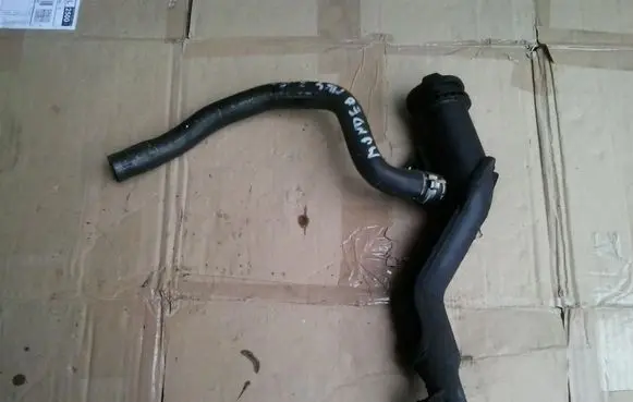Ford Mondeo MK IV Oil cooling pipe 