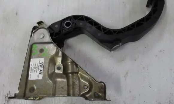 Clutch pedal