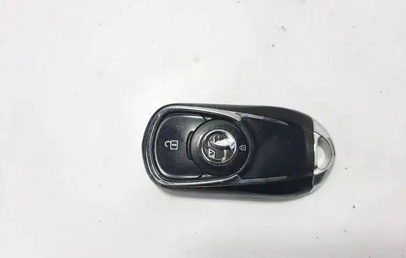 Opel Insignia B Ignition key/card 