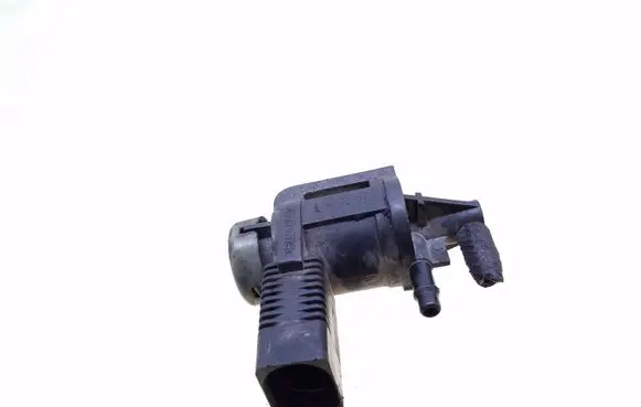 Volkswagen Golf IV Turbo solenoid valve 1J0906283C