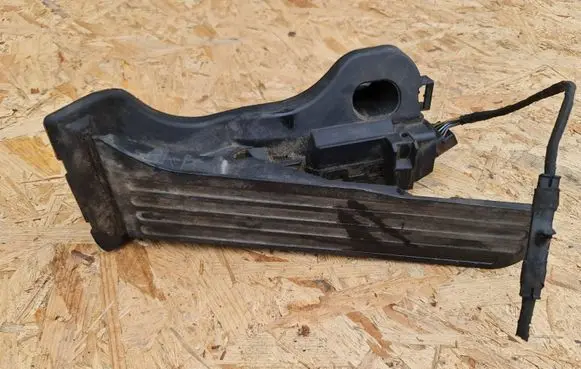 Volkswagen PASSAT B6 Accelerator throttle pedal 1K1721503L 6PV00860000 1063805