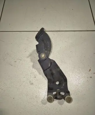 Volkswagen Sharan Sliding door middle roller runner 7N0843336F